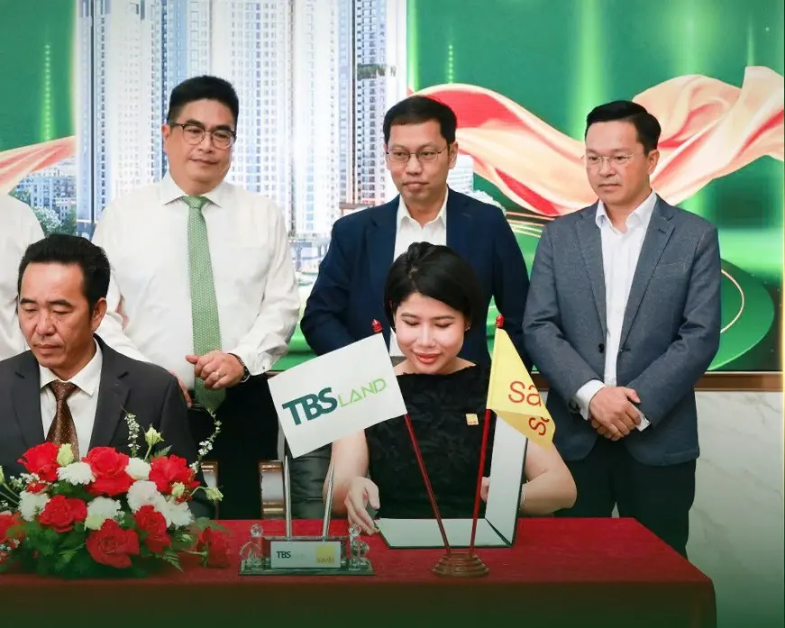 Đại diện TBS Land và Savills – đơn vị quản lý vận hành Green Skyline (ảnh tài liệu chủ đầu tư)