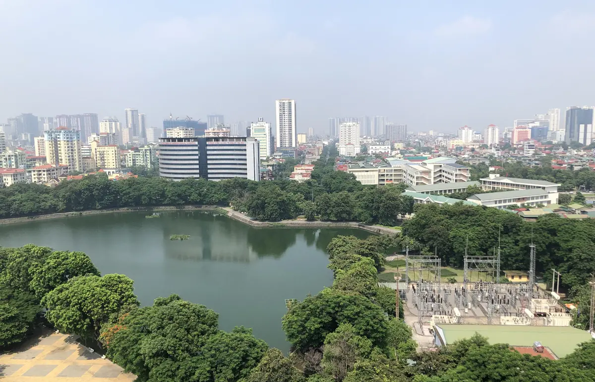 Tầm nhìn hướng Tây từ Hanoi Signature ra hồ Nghĩa Tân, chùa Hà và công viên Nghĩa Đô