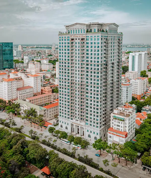 Tòa nhà Hanoi Signature 32 tầng ốp đá tự nhiên trên đường Nguyễn Văn Huyên, phường Nghĩa Đô, Hà Nội