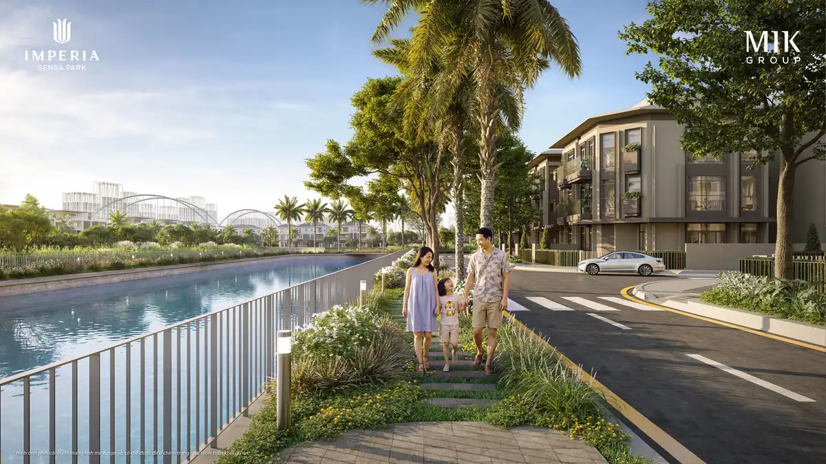 Gia đình dạo bộ trên đường dạo ven hồ cạnh dãy nhà phố The Sensa Villas, Imperia Sensa Park