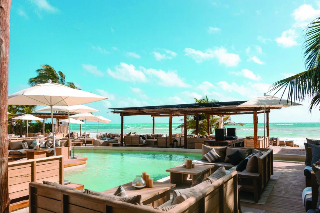 Beach Club bên biển – tiện ích nội khu Maia Resort Ho Tram (ảnh minh họa)