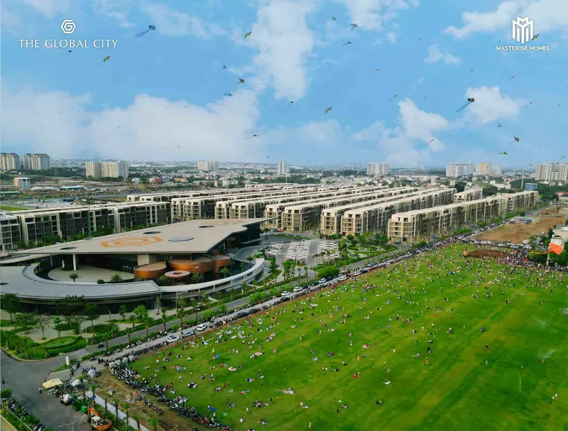 Thảm cỏ sự kiện và các dãy nhà phố The Global City (ảnh thực tế)