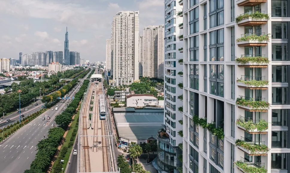 The Berkley bên tuyến metro số 1 và đại lộ Võ Nguyên Giáp, hướng về Landmark 81